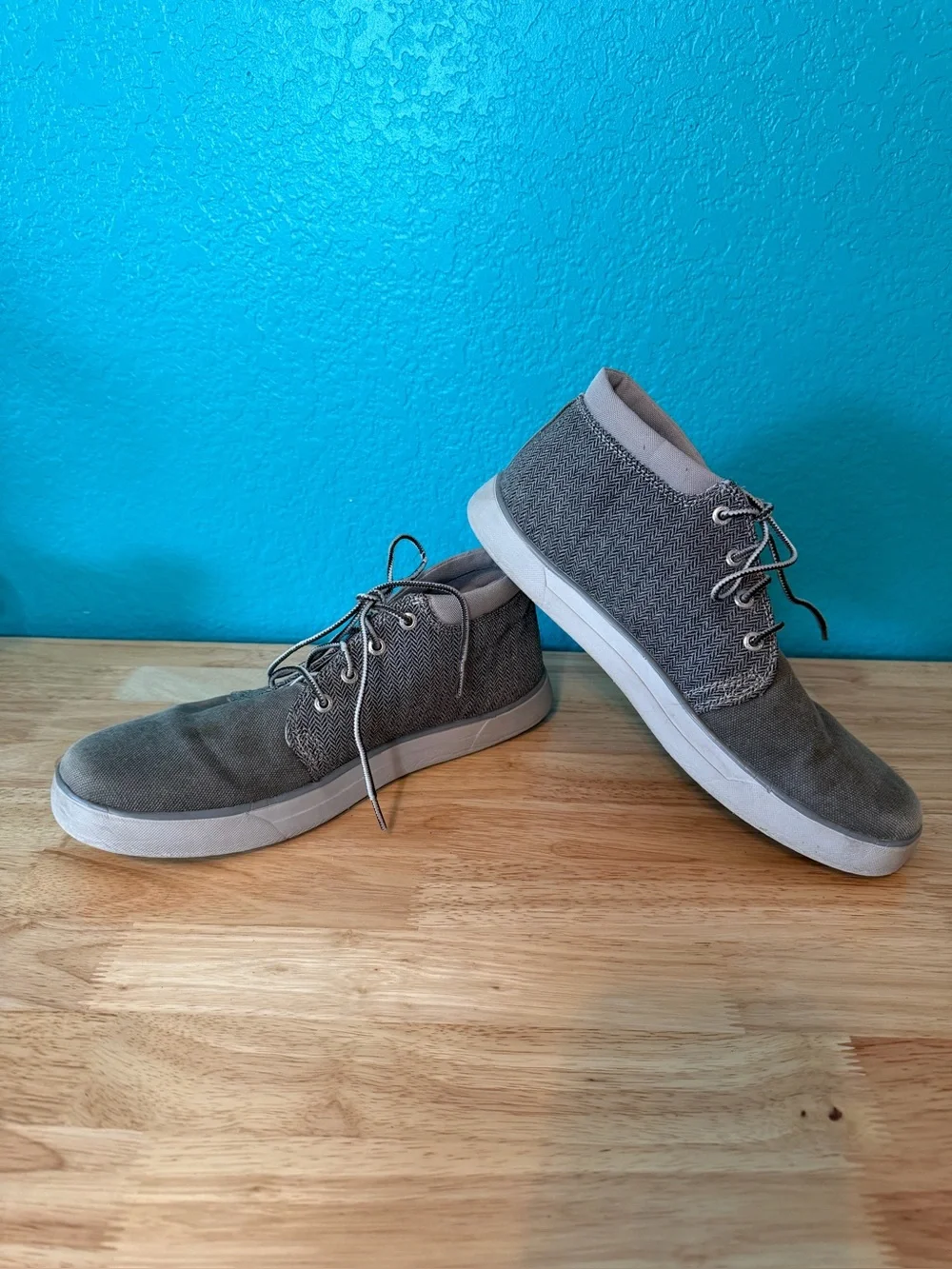 Eddie Bauer Rivet Chukka Canvas Shoes in Chrome Gray, Size 10